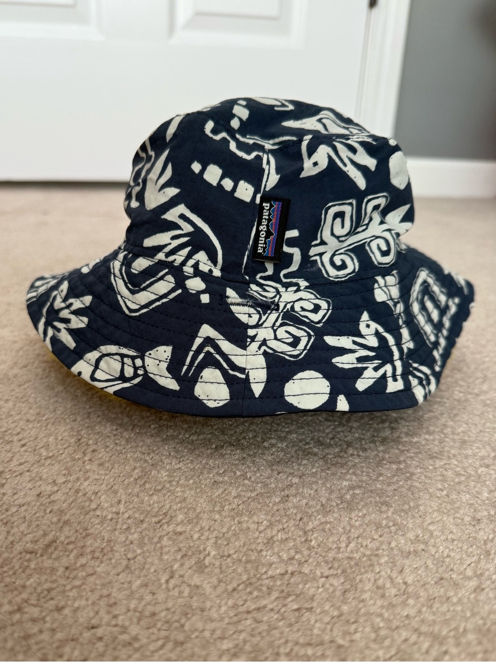 Patagonia Navy & Cream Printed Bucket Hat- size 3-6 months